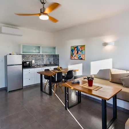 Dolce Vista - Sea View Aparthotel 4*